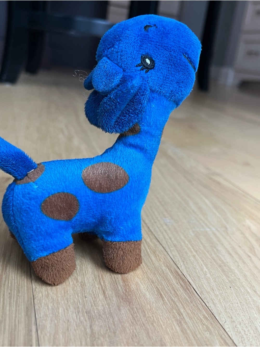 Blue Giraffe Plush Brown Spots 5-1/4" Stuffed Animal Squeaker Toy